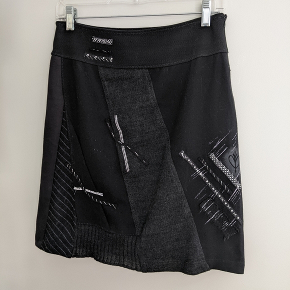 CARLOPIK Skirt - Picture 2 of 8